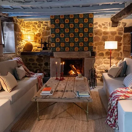 Boutique Cerca De Comillas * Cos